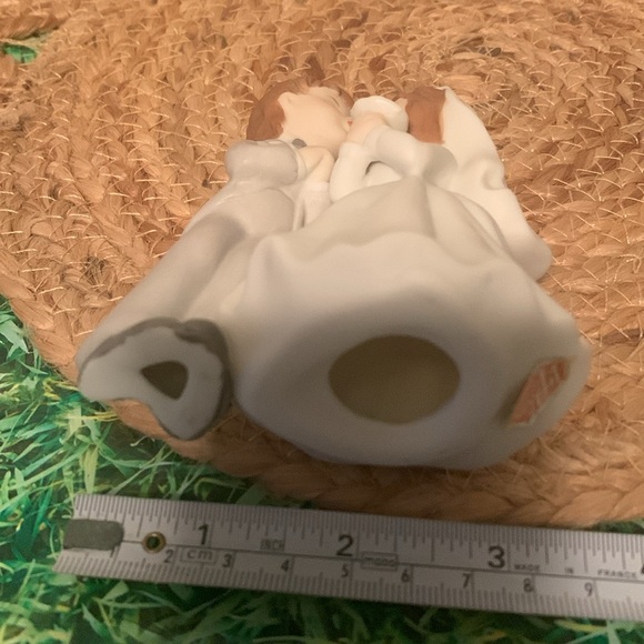 Lefton, vintage bride and groom kissing statue, EUC - Picture 14 of 14